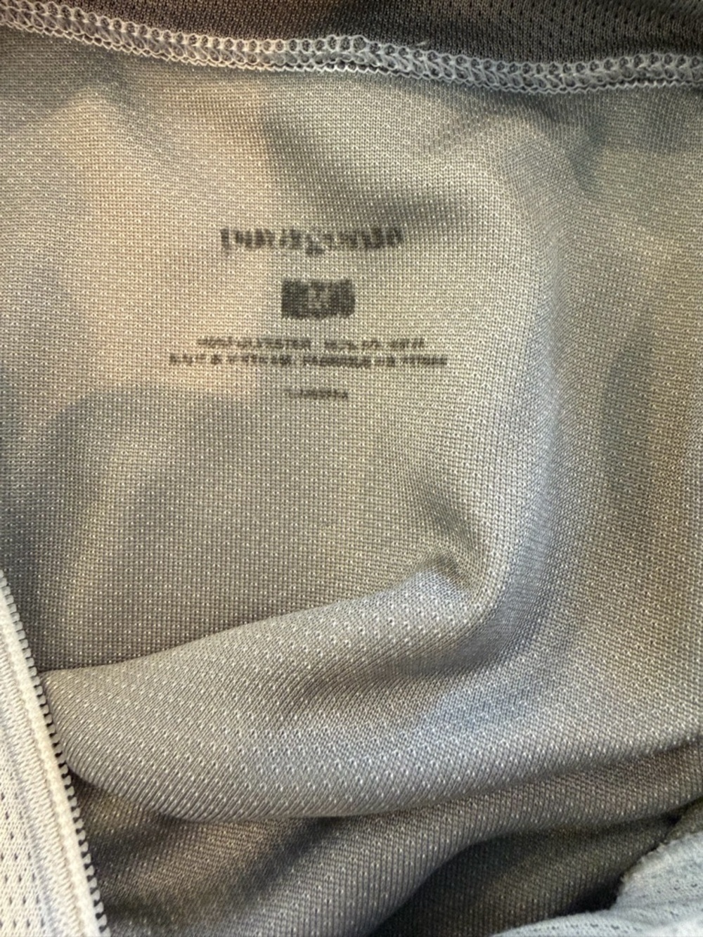 Patagonia Men’s 1/4 Zip Pullover Gray White Size M Lightweight - Picture 3 of 4